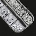 perlas y strass uñas decoración nail art cristales blancos manicure elegante