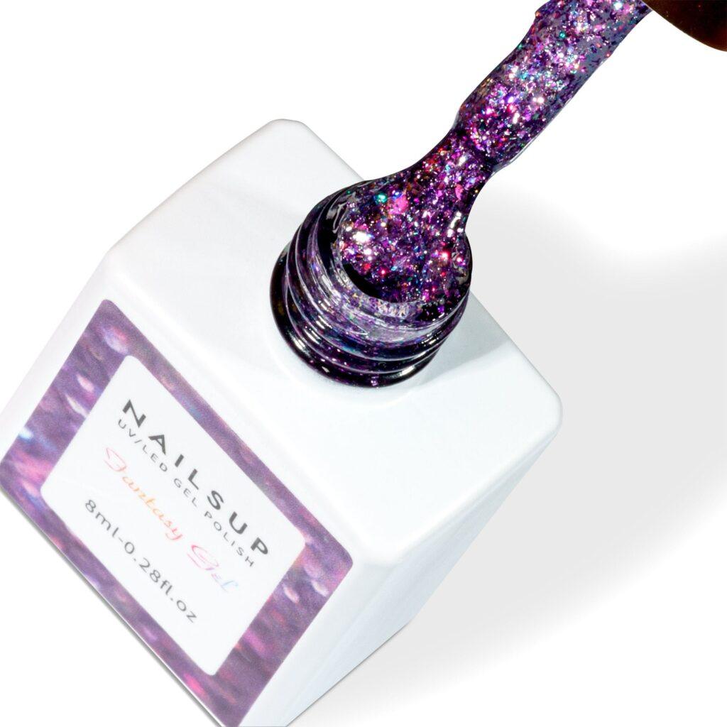 Gel UV Fantasy Gel NailsUp morado holográfico con glitter multicolor para manicuras profesionales.