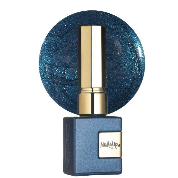 Esmalte semipermanente NailsUp azul brillante con partículas shimmer y acabado luminoso.