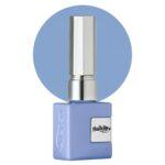 Esmalte semipermanente NailsUp azul pastel suave con acabado elegante y uniforme.