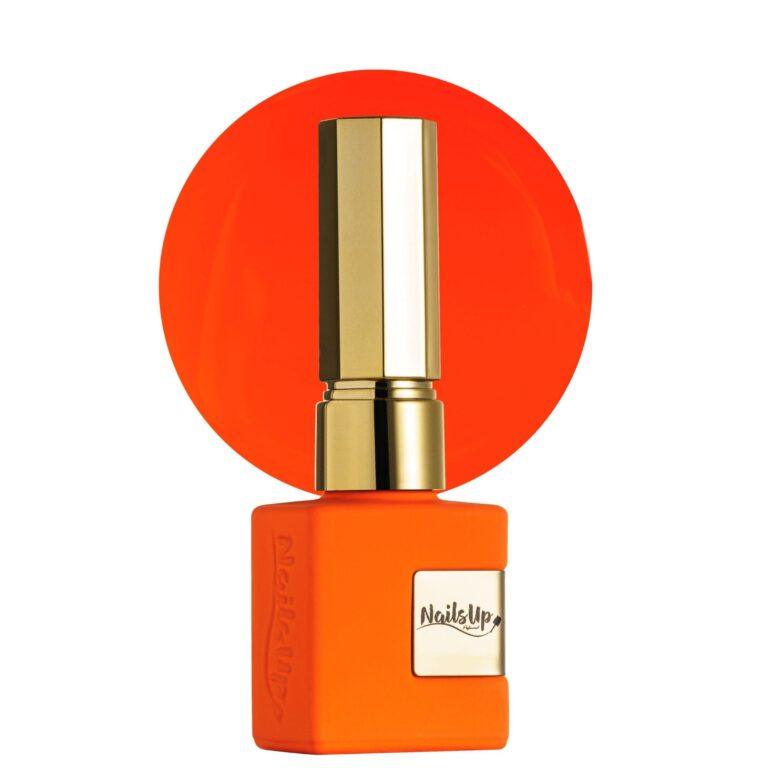 Esmalte semipermanente NailsUp naranja neón intenso con acabado vibrante y alta pigmentación.