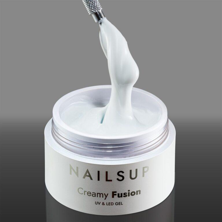gel UV blanco lechoso NailsUp Creamy Fusion autonivelante construcción uñas