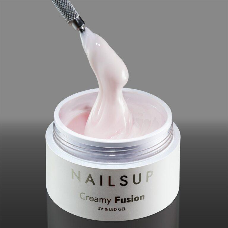 gel UV rosa milk NailsUp Creamy Fusion autonivelante construcción uñas natural