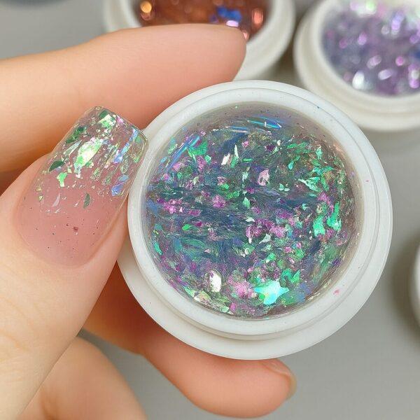 gel uñas flakes iridiscentes multicolor efecto opal verde rosa azul nail art