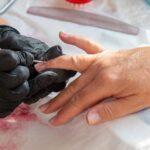 eliminar gel UV uñas sin dañar método seguro manicura